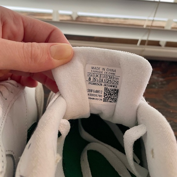 Reebok Classic White and Green Shoes - Picture 4 of 5